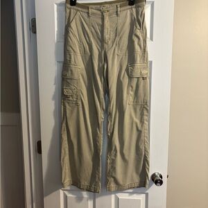 Women’s Light Green Cargo AE pants